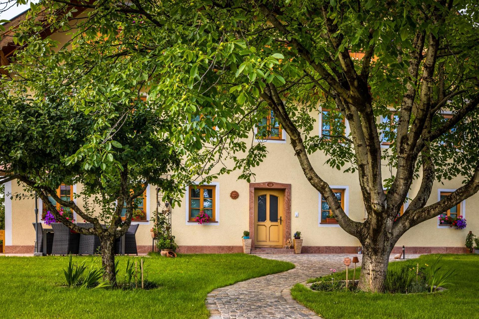 Landhaus Appartement Seidenwebergut Anif Bei Salzburg Niederalm المظهر الخارجي الصورة